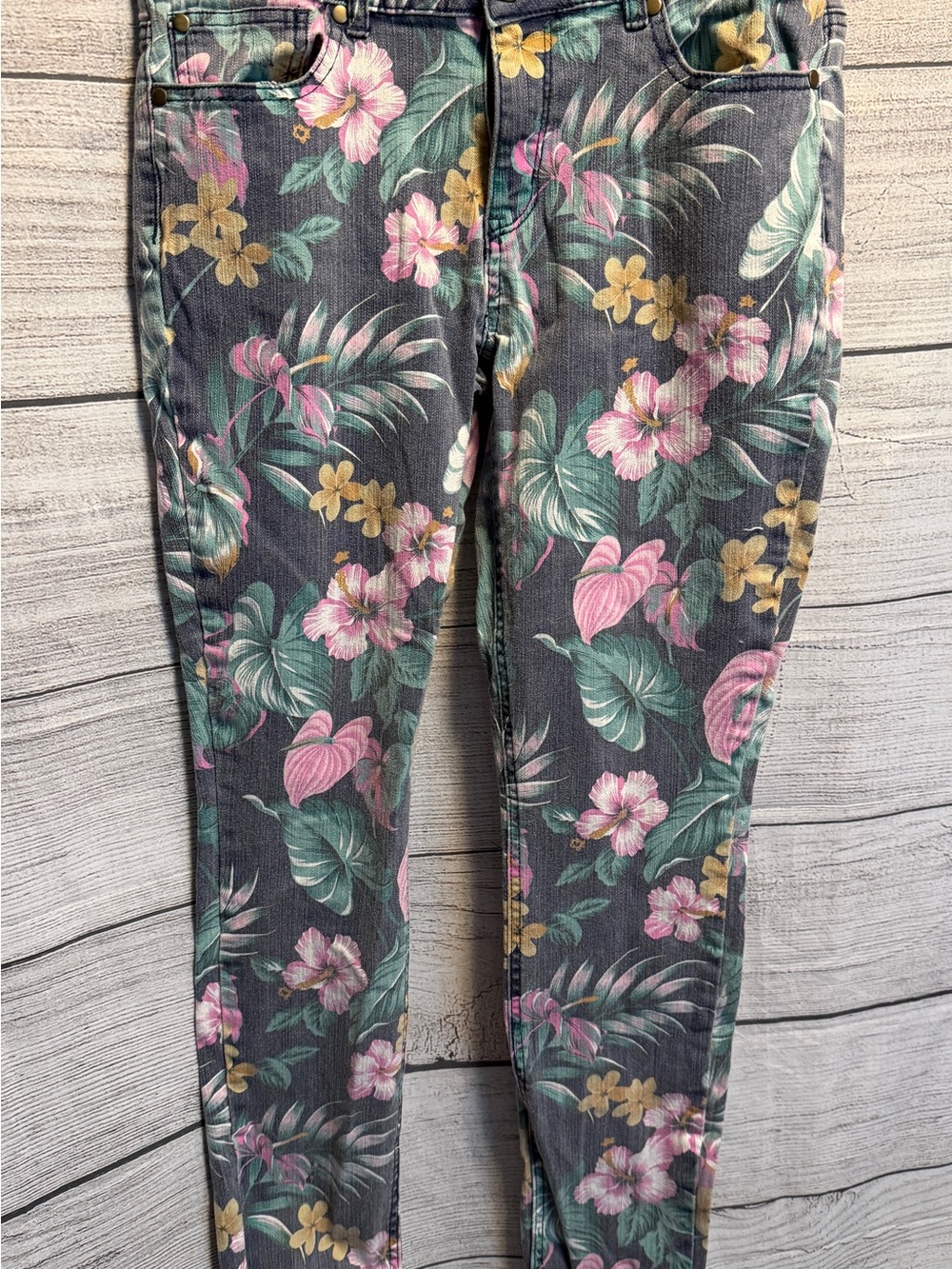 Forever 21 Floral Skinny Jeans in Gray, Pink & Green sz 28